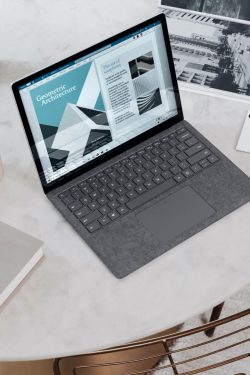 windows-C6T6vr1sQI0-unsplash.jpg